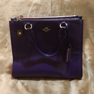 Wide Bottom Leather Coach Shoulderbag